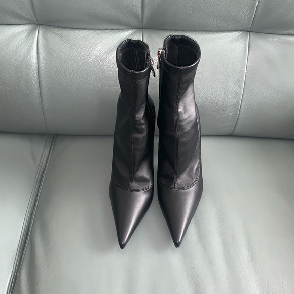 Dolce & Gabbana  sculpted DG logo heel stretch booties - Picture 2 of 9